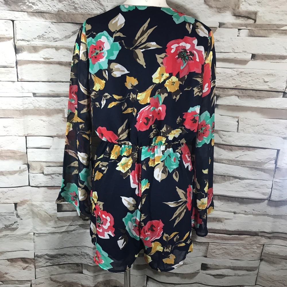 Millibon women’s romper L sheer floral w/lining - Picture 3 of 8